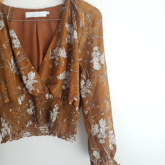 🔥 SOLD ASTR Floral Top - Picture 6 of 11